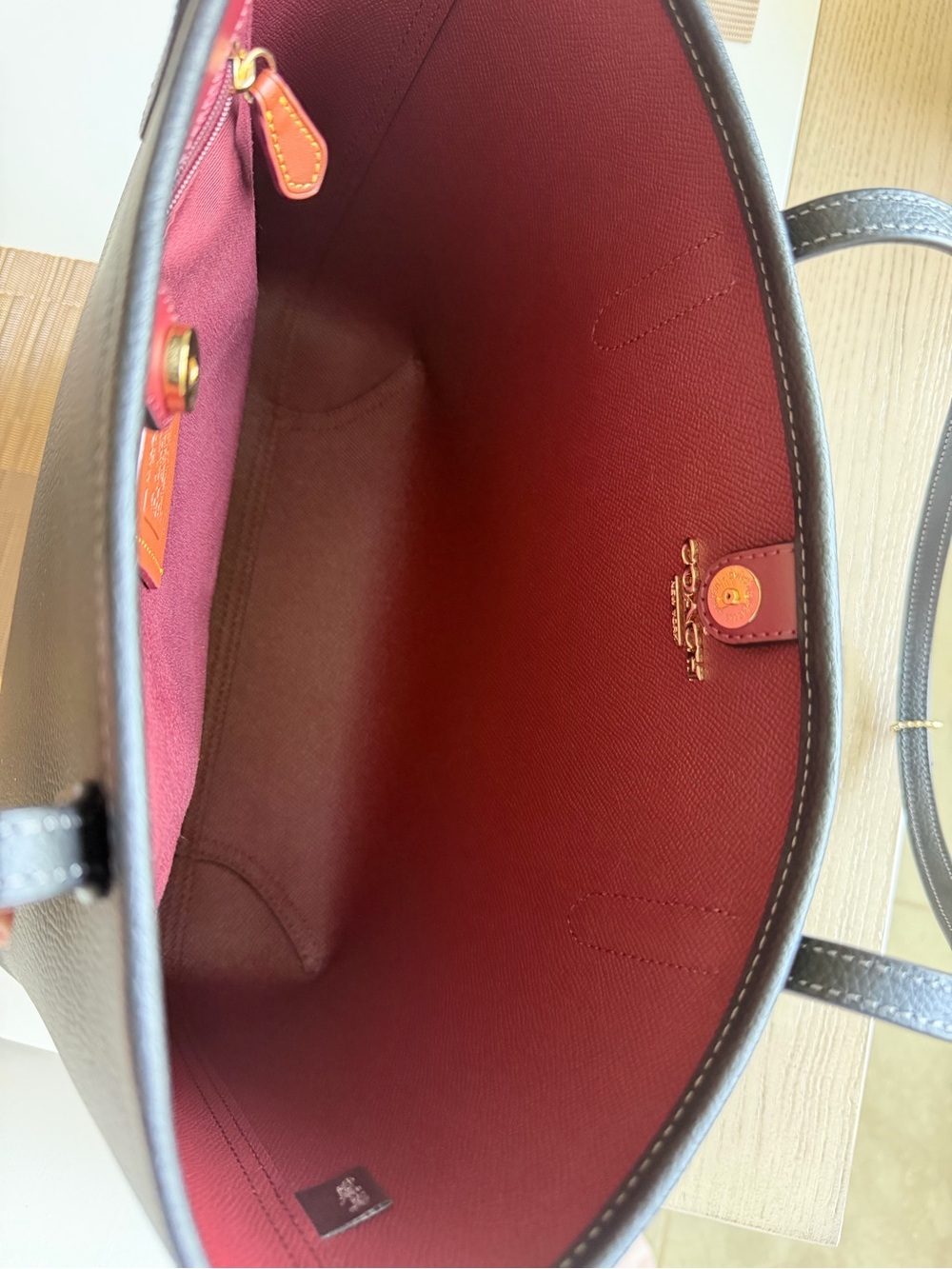 Coach Outlet Medium City Tote Bag - Picture 6 of 9